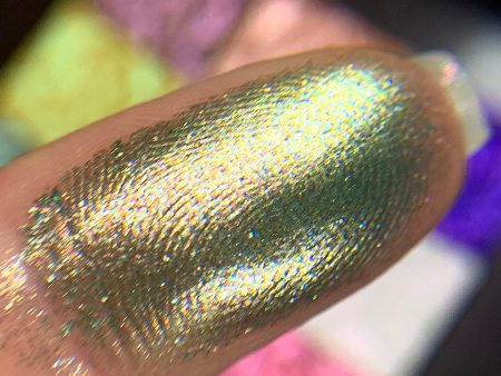 Synthesis | Dimensional Lite Multichrome Eyeshadow Fashion