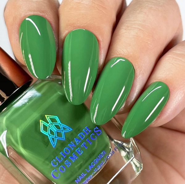 Solitaire Nail Lacquer on Sale